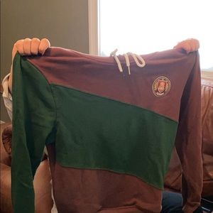 Alumnus Streetwear hoodie worn maybe 2x.